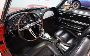 Chevrolet-Corvette-1965-Convertible-1