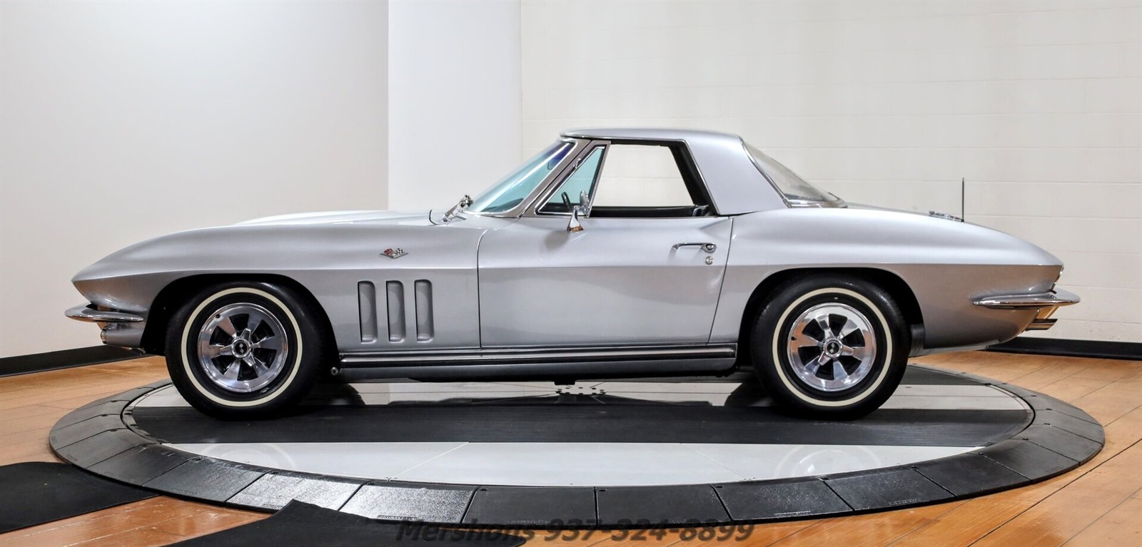 Chevrolet-Corvette-1965-Convertible-10