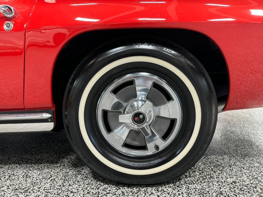 Chevrolet-Corvette-1965-Convertible-10