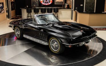 Chevrolet-Corvette-1965-Convertible-12