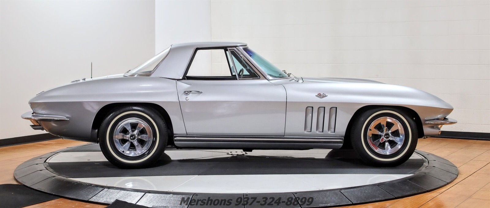 Chevrolet-Corvette-1965-Convertible-12