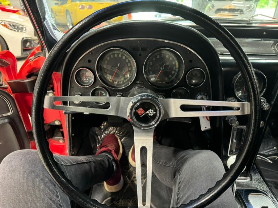 Chevrolet-Corvette-1965-Convertible-12