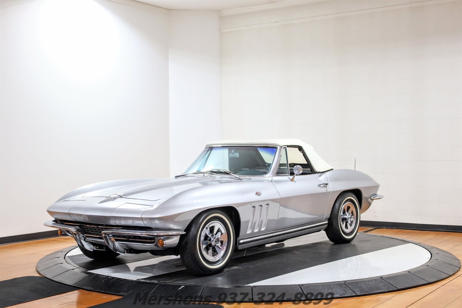 Chevrolet-Corvette-1965-Convertible-14