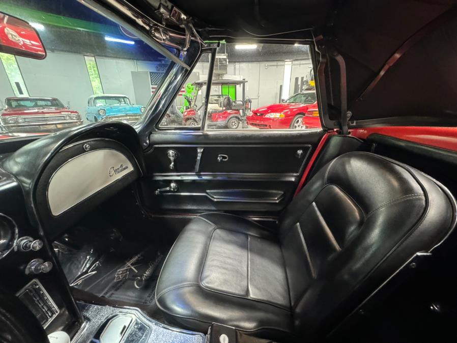 Chevrolet-Corvette-1965-Convertible-14