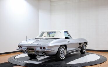 Chevrolet-Corvette-1965-Convertible-15