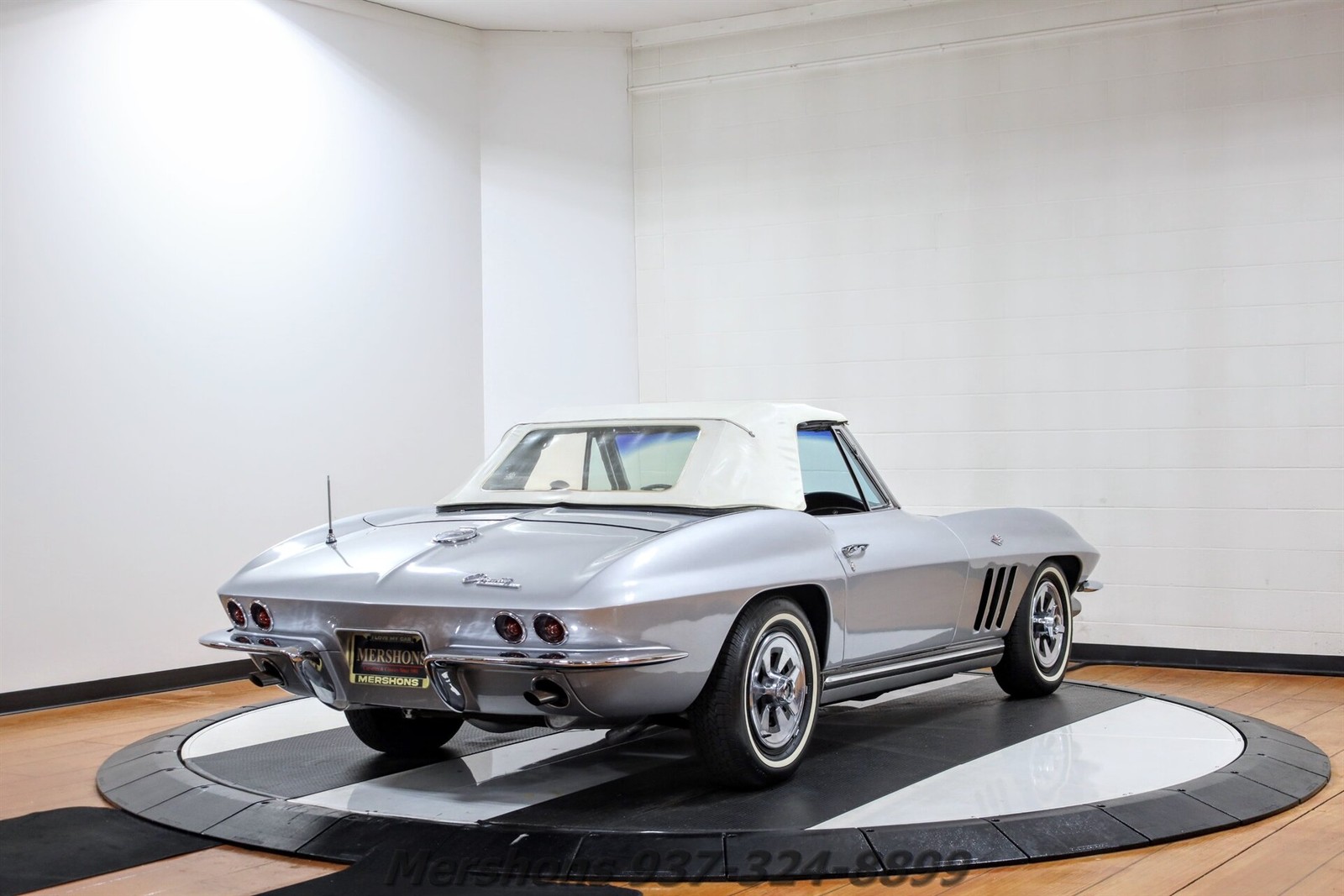 Chevrolet-Corvette-1965-Convertible-15