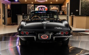 Chevrolet-Corvette-1965-Convertible-16