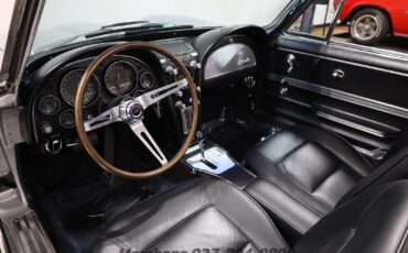 Chevrolet-Corvette-1965-Convertible-17