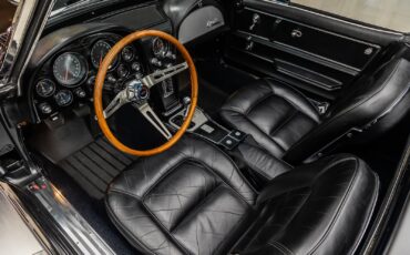 Chevrolet-Corvette-1965-Convertible-2