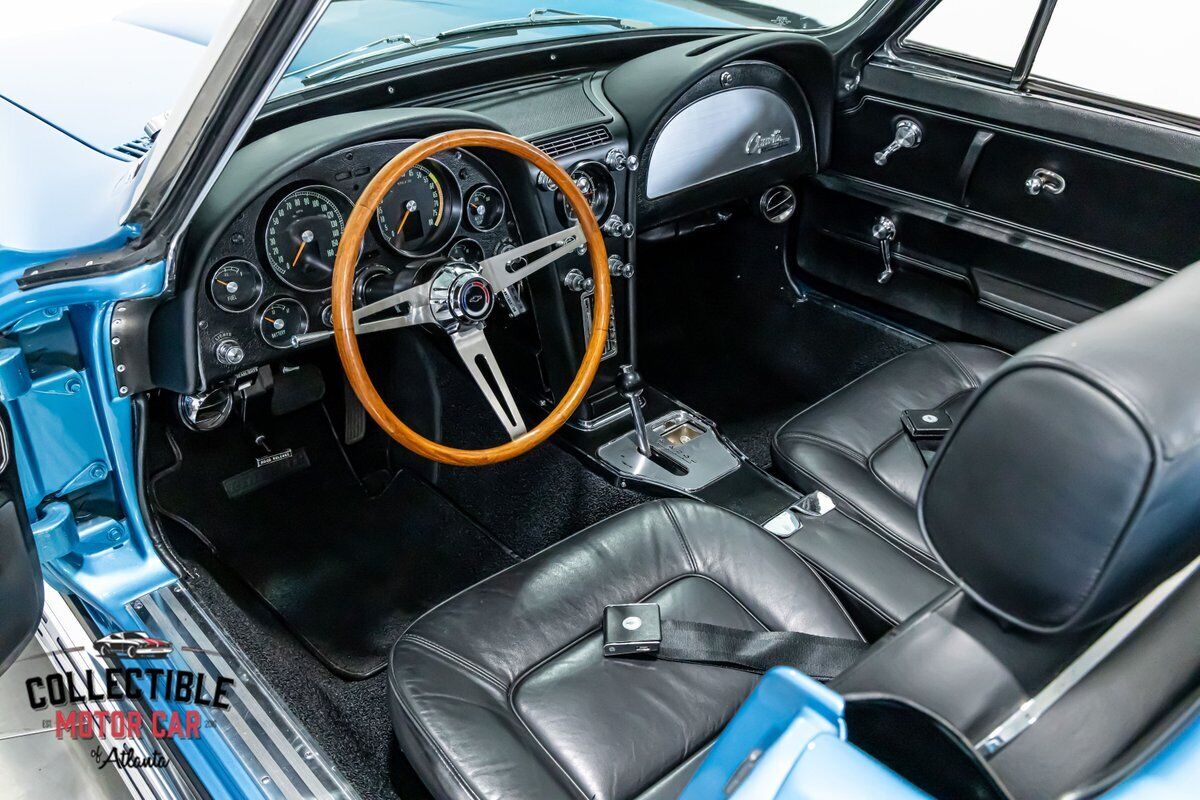 Chevrolet-Corvette-1965-Convertible-2