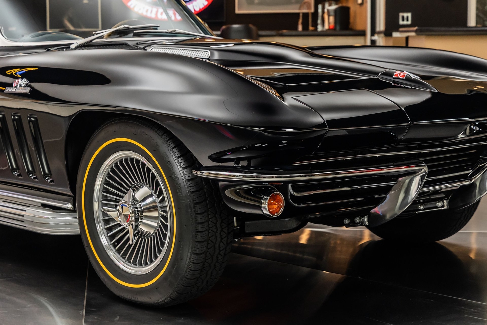 Chevrolet-Corvette-1965-Convertible-23