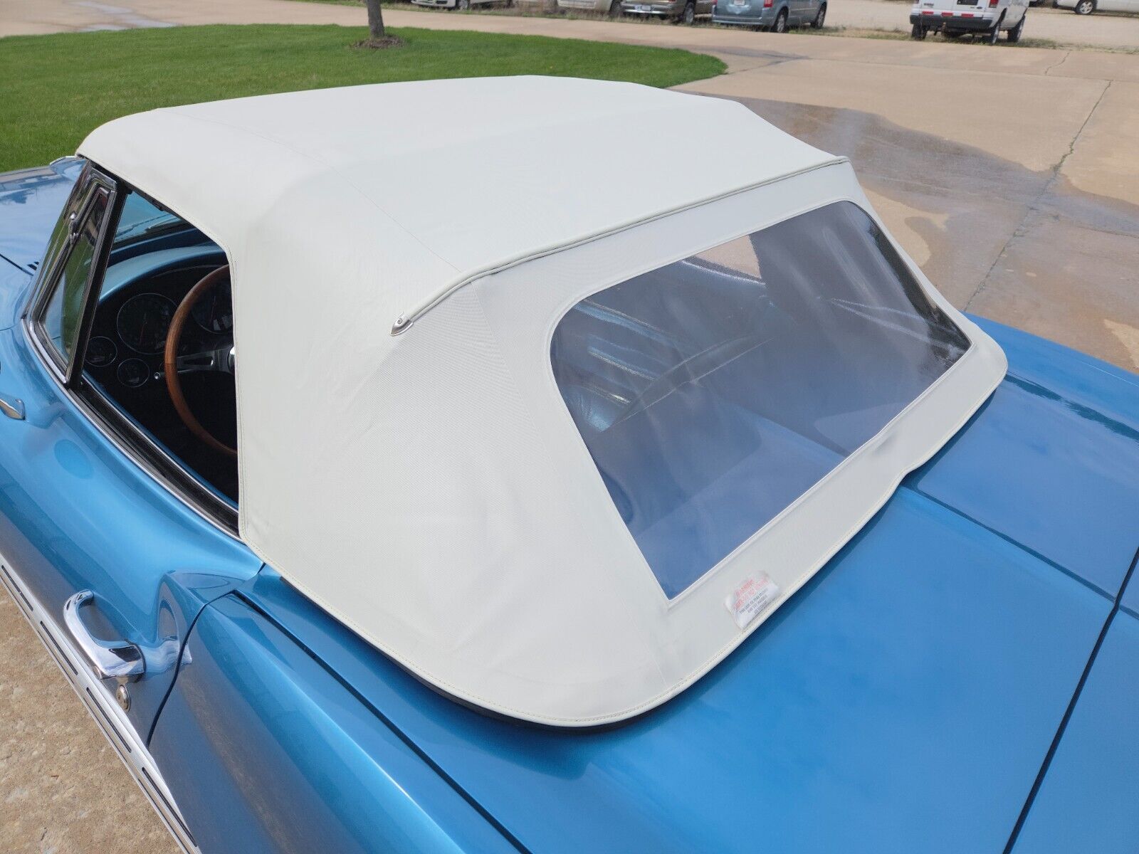 Chevrolet-Corvette-1965-Convertible-24