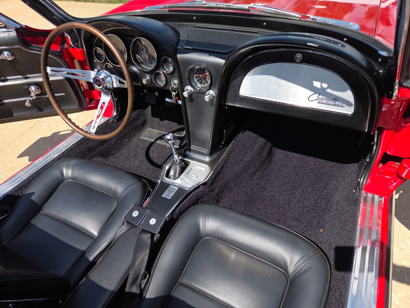 Chevrolet-Corvette-1965-Convertible-25