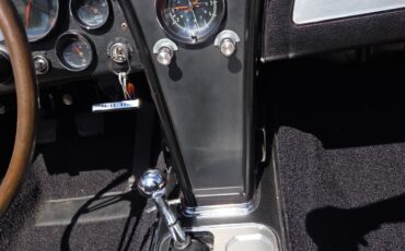 Chevrolet-Corvette-1965-Convertible-26