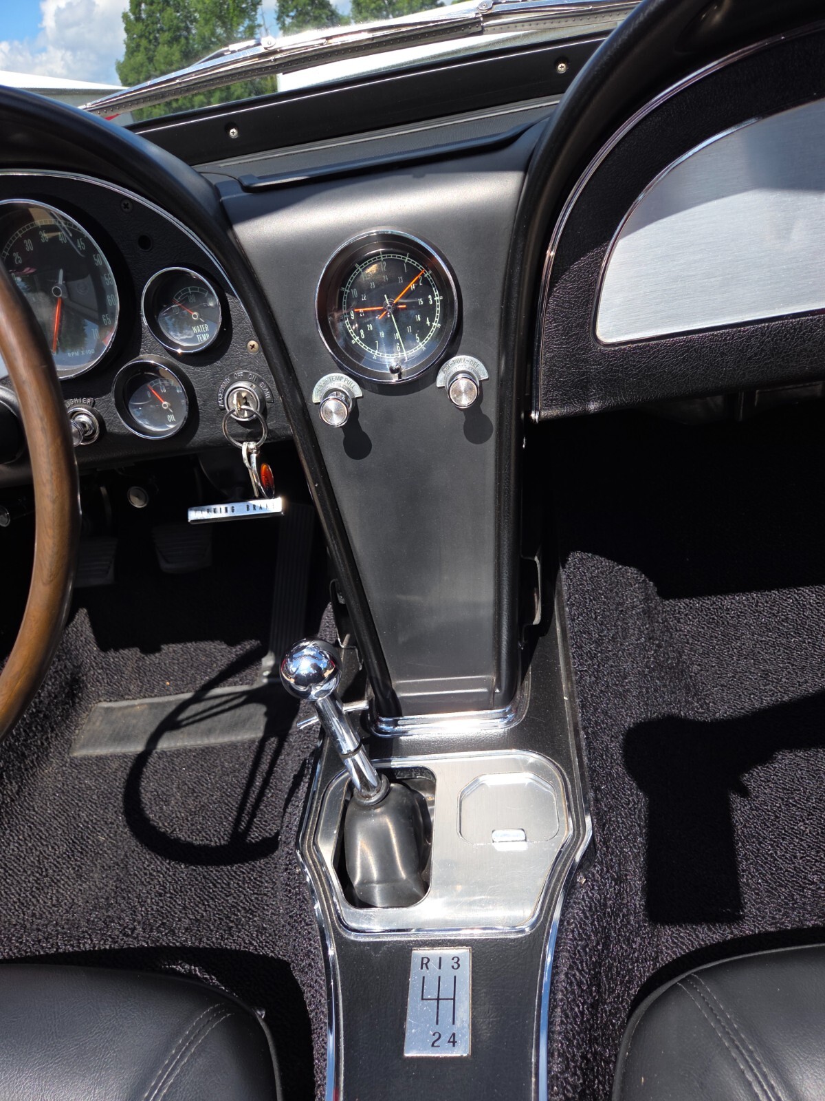 Chevrolet-Corvette-1965-Convertible-26