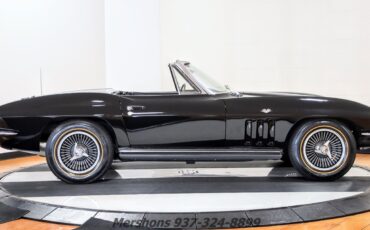 Chevrolet-Corvette-1965-Convertible-7
