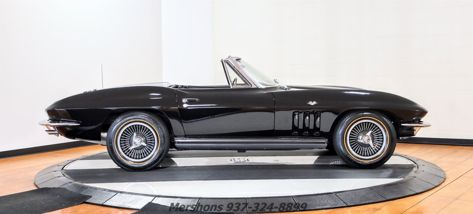 Chevrolet-Corvette-1965-Convertible-7
