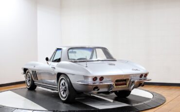 Chevrolet-Corvette-1965-Convertible-9
