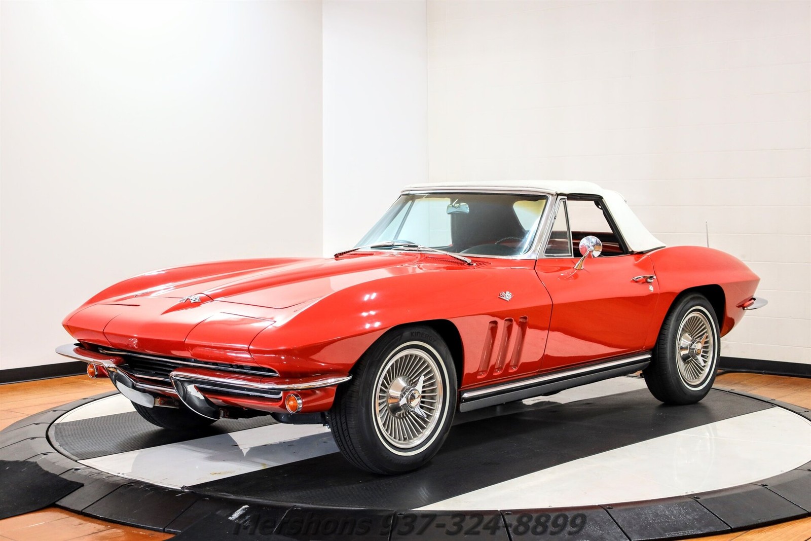 Chevrolet-Corvette-1965-Convertible-9