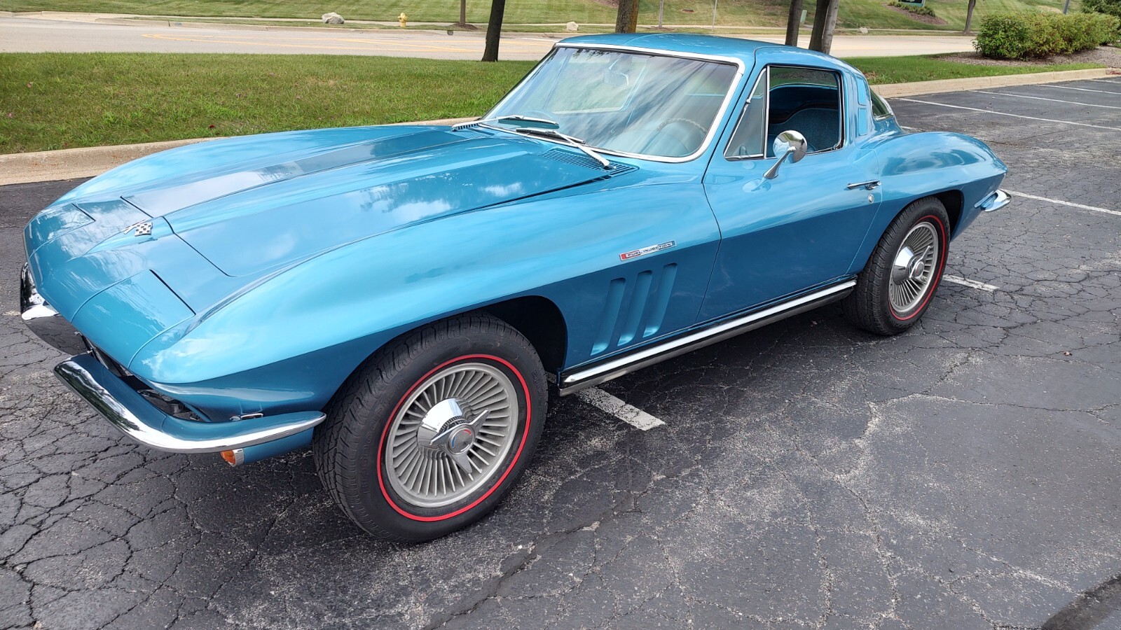 Chevrolet-Corvette-1965-Coupe-1