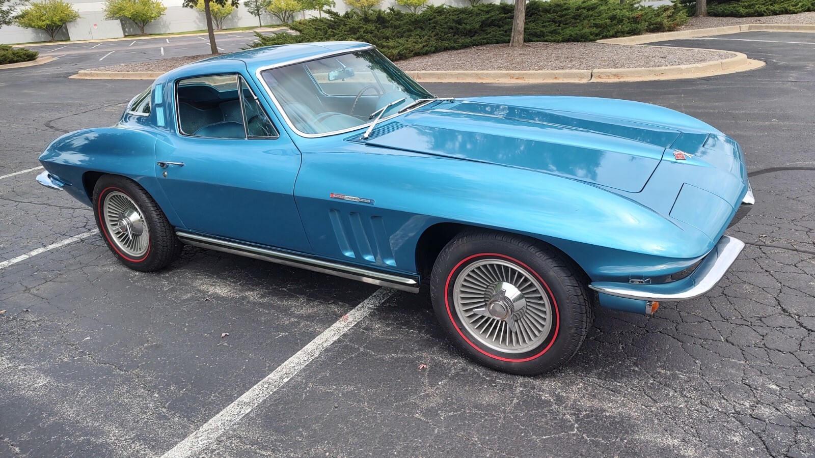 Chevrolet-Corvette-1965-Coupe-3