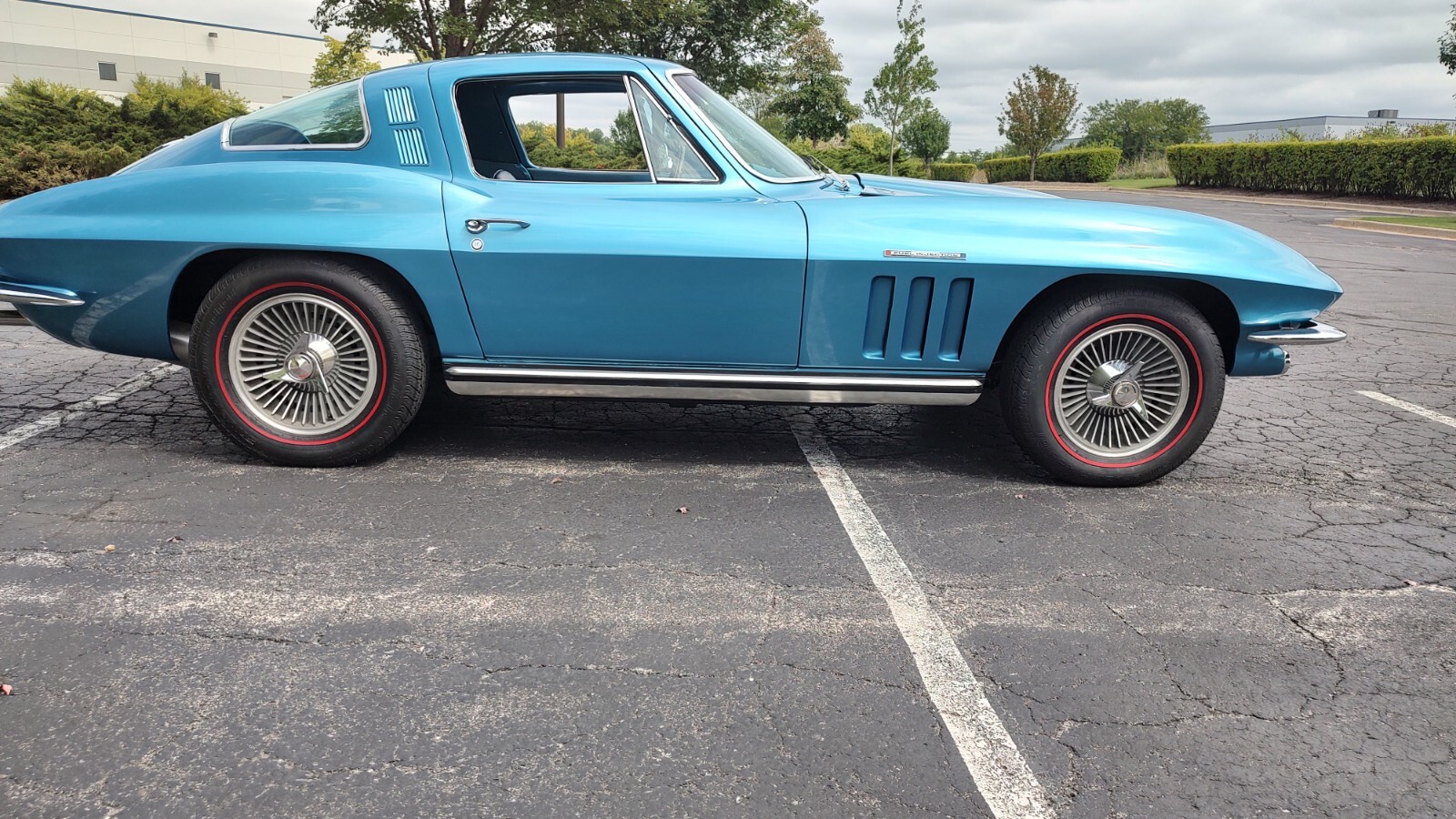 Chevrolet-Corvette-1965-Coupe-4