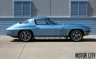 Chevrolet-Corvette-1966-1