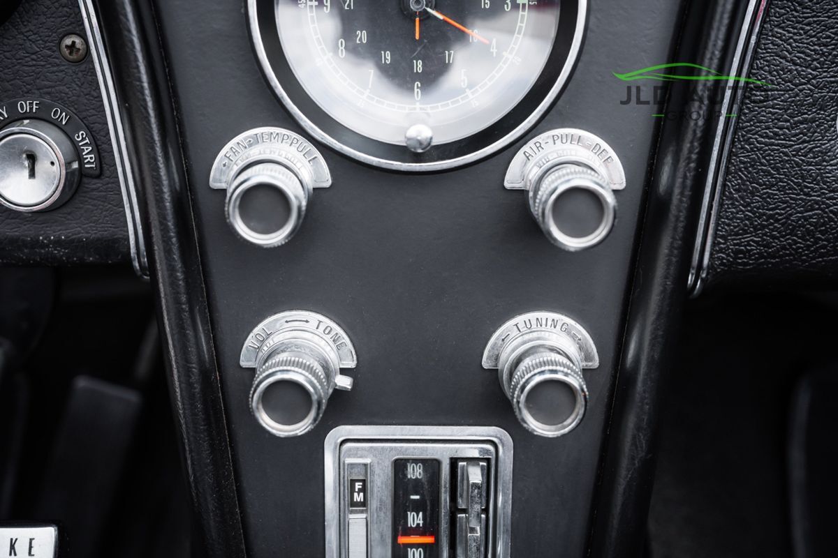 Chevrolet-Corvette-1966-25