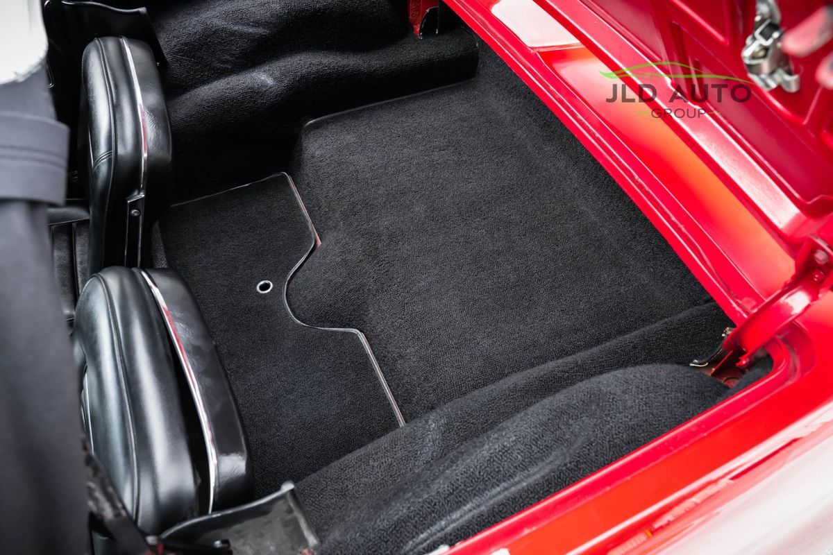 Chevrolet-Corvette-1966-27