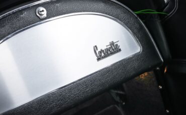 Chevrolet-Corvette-1966-28