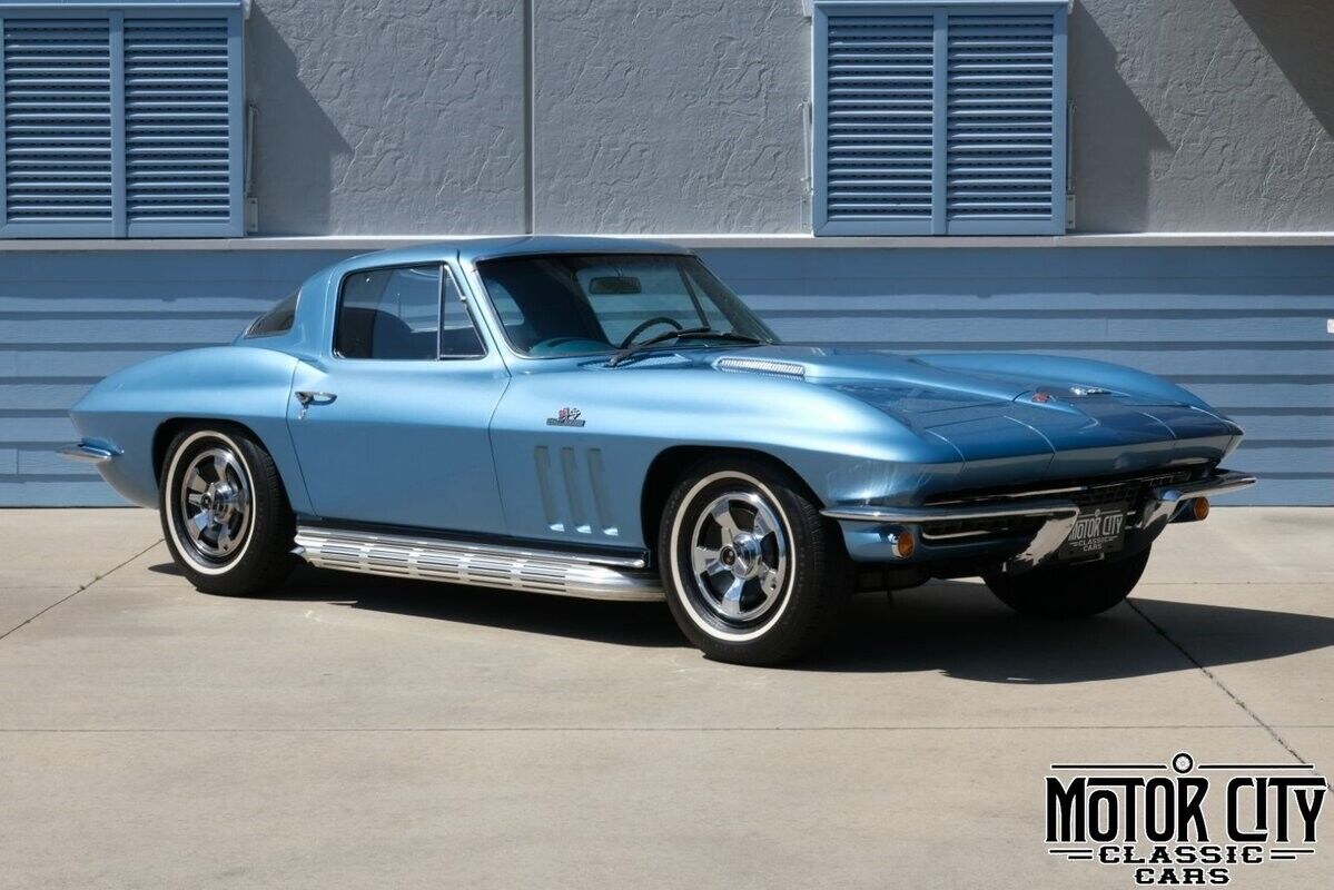 Chevrolet Corvette 1966 --