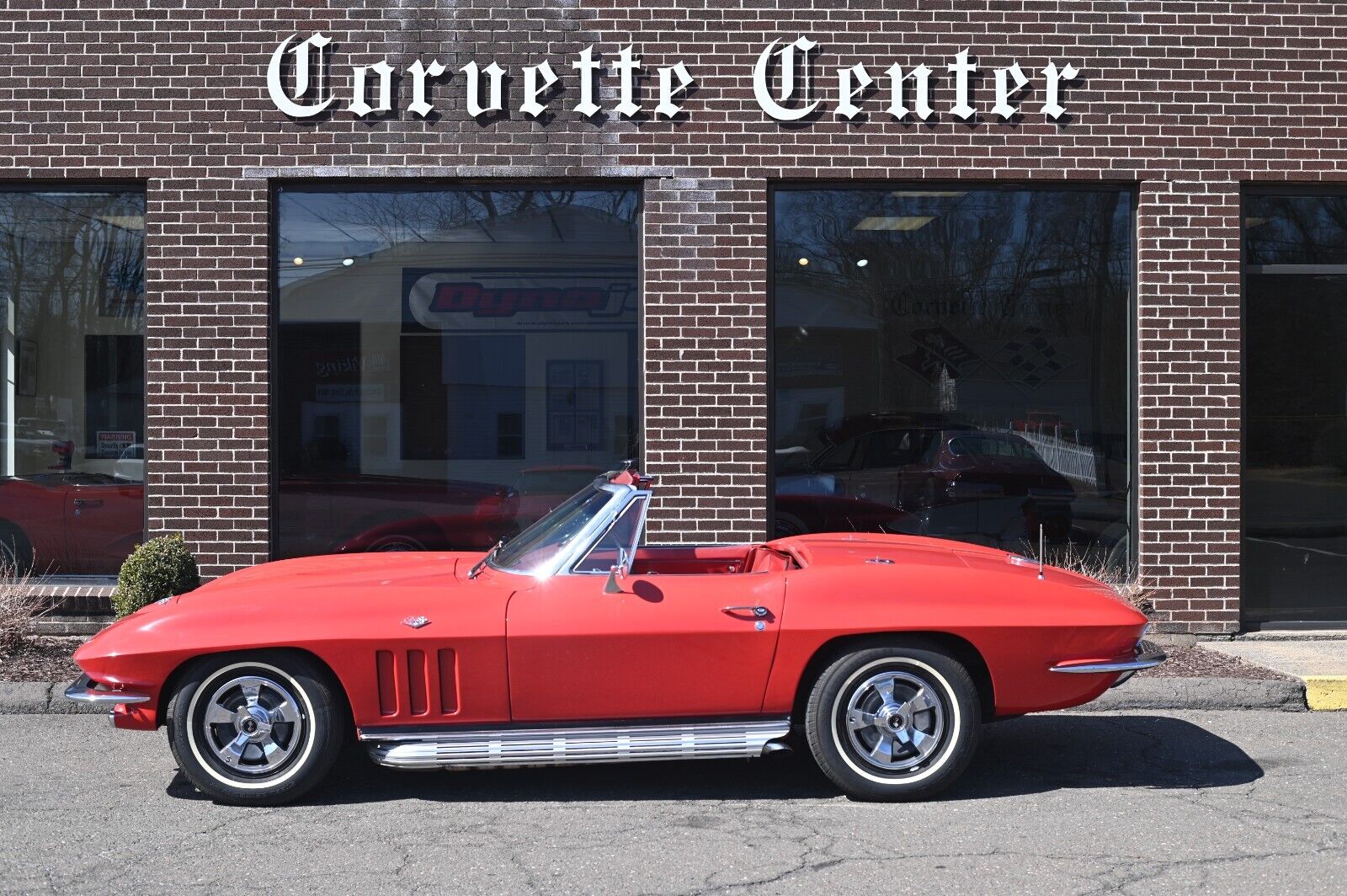 Chevrolet-Corvette-1966-Convertible-1