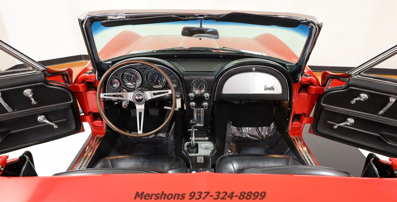 Chevrolet-Corvette-1966-Convertible-1