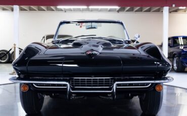 Chevrolet-Corvette-1966-Convertible-1