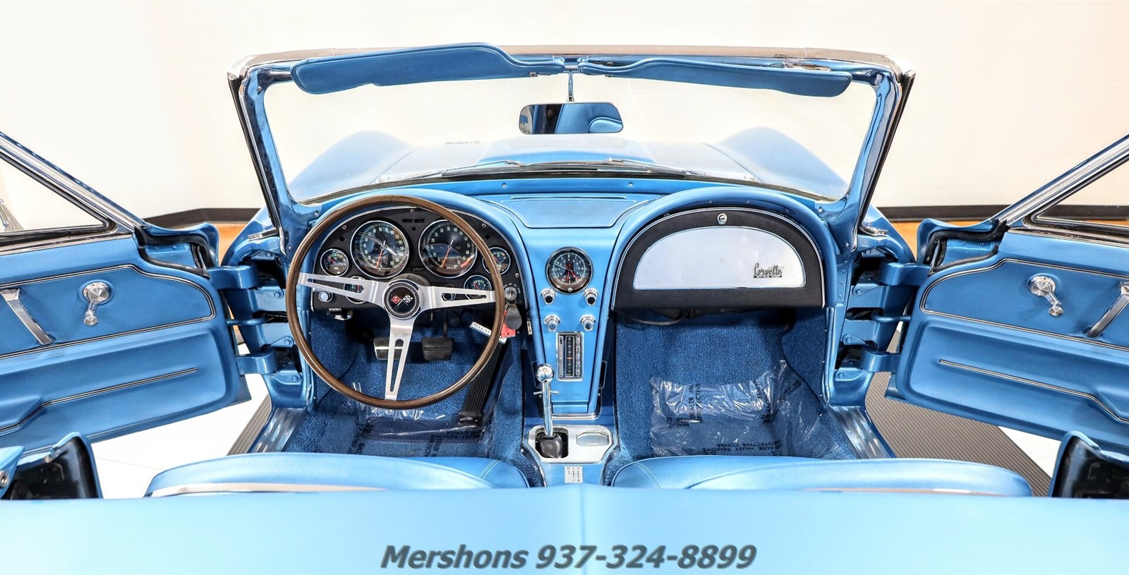 Chevrolet-Corvette-1966-Convertible-1