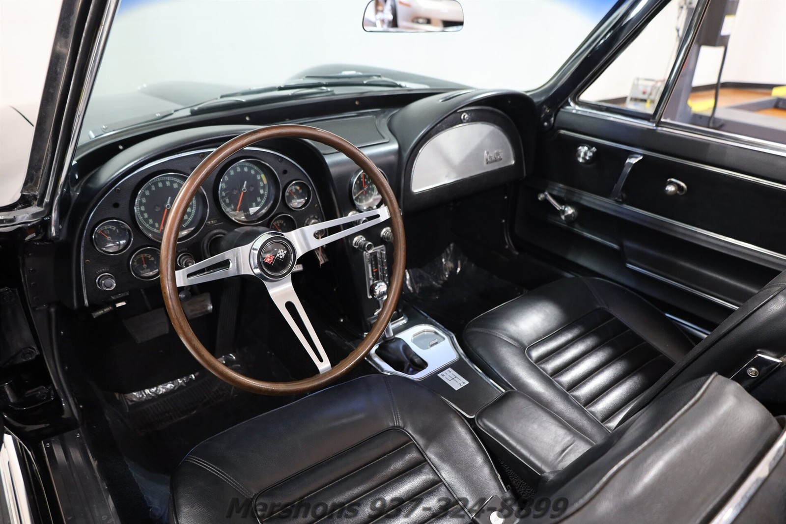 Chevrolet-Corvette-1966-Convertible-1