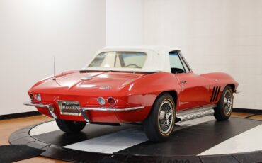 Chevrolet-Corvette-1966-Convertible-10