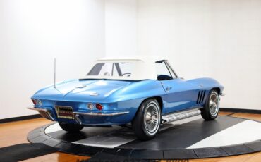 Chevrolet-Corvette-1966-Convertible-10