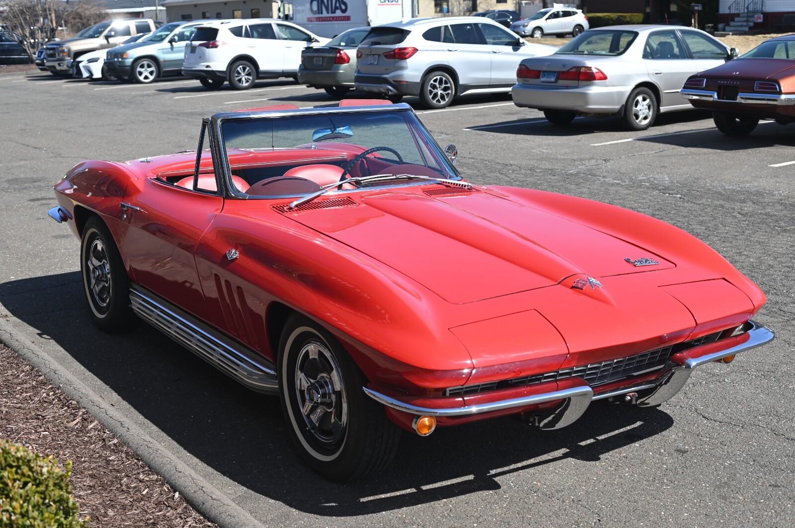 Chevrolet-Corvette-1966-Convertible-12