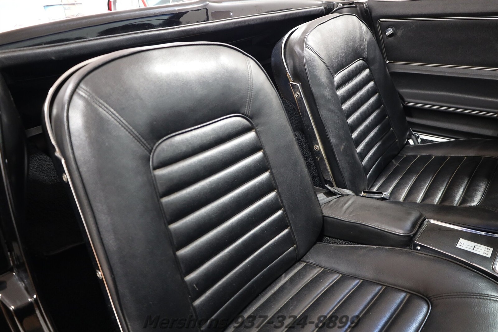 Chevrolet-Corvette-1966-Convertible-13