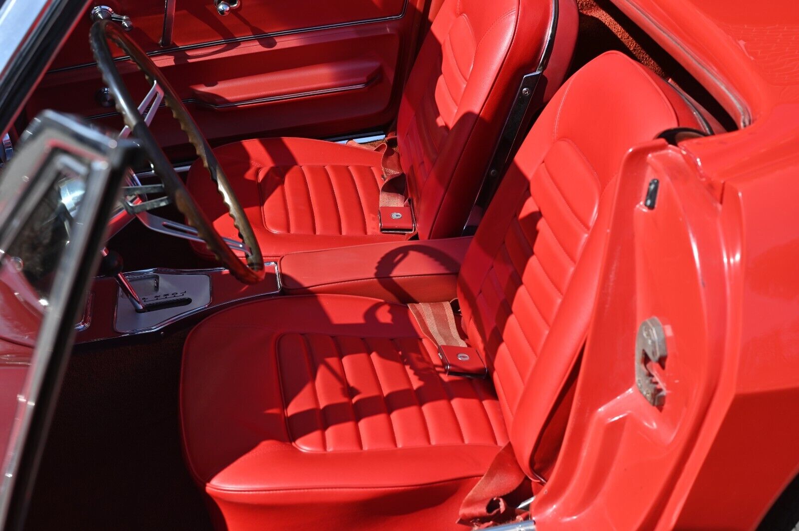 Chevrolet-Corvette-1966-Convertible-15