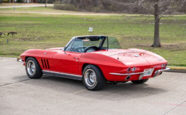 Chevrolet-Corvette-1966-Convertible-2