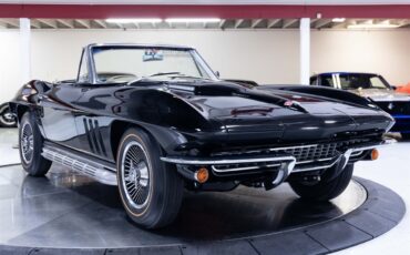 Chevrolet-Corvette-1966-Convertible-2