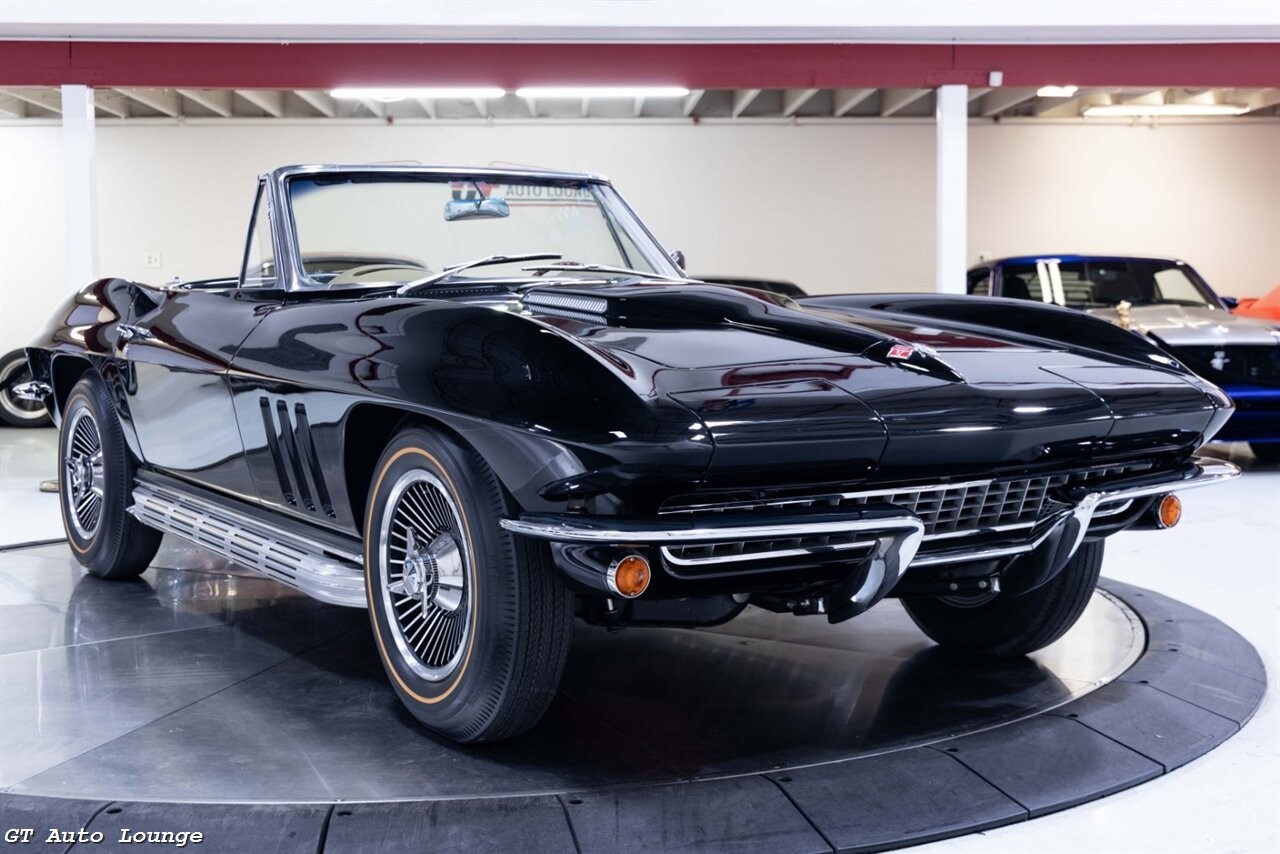 Chevrolet-Corvette-1966-Convertible-2