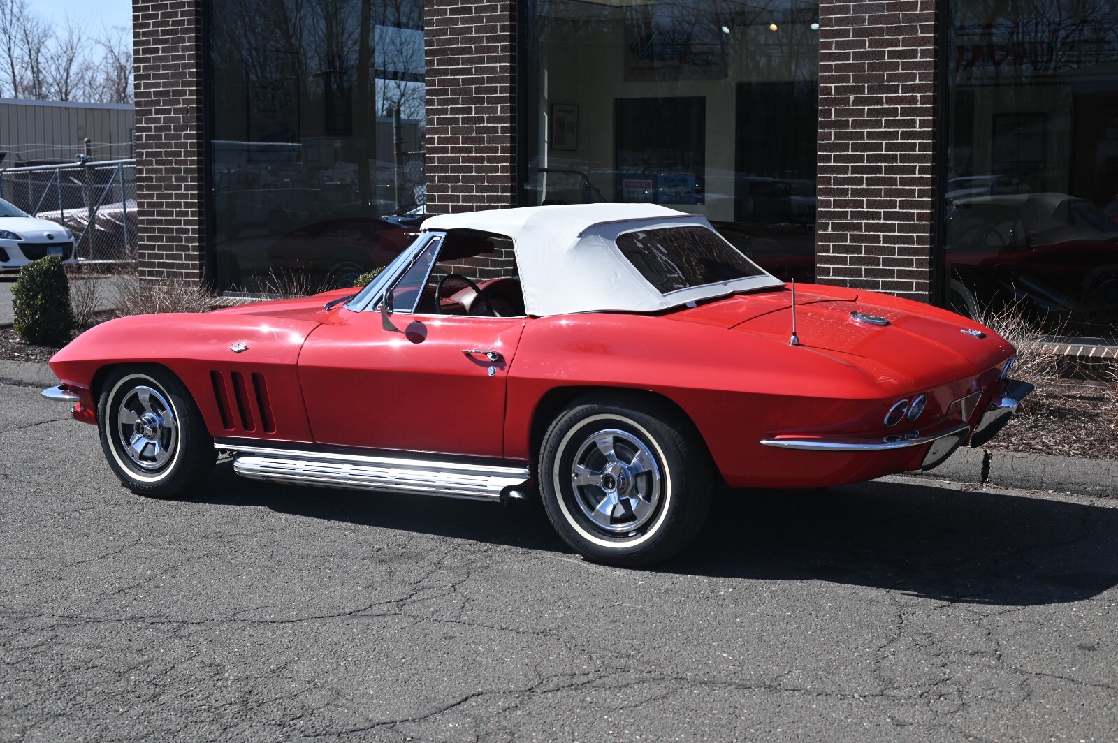 Chevrolet-Corvette-1966-Convertible-21