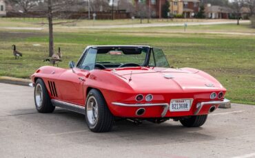 Chevrolet-Corvette-1966-Convertible-3