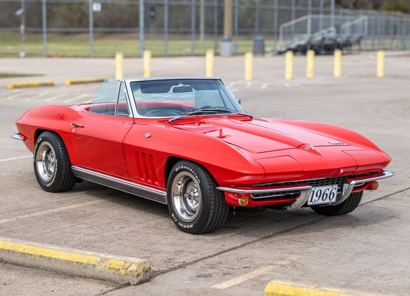 Chevrolet-Corvette-1966-Convertible-5
