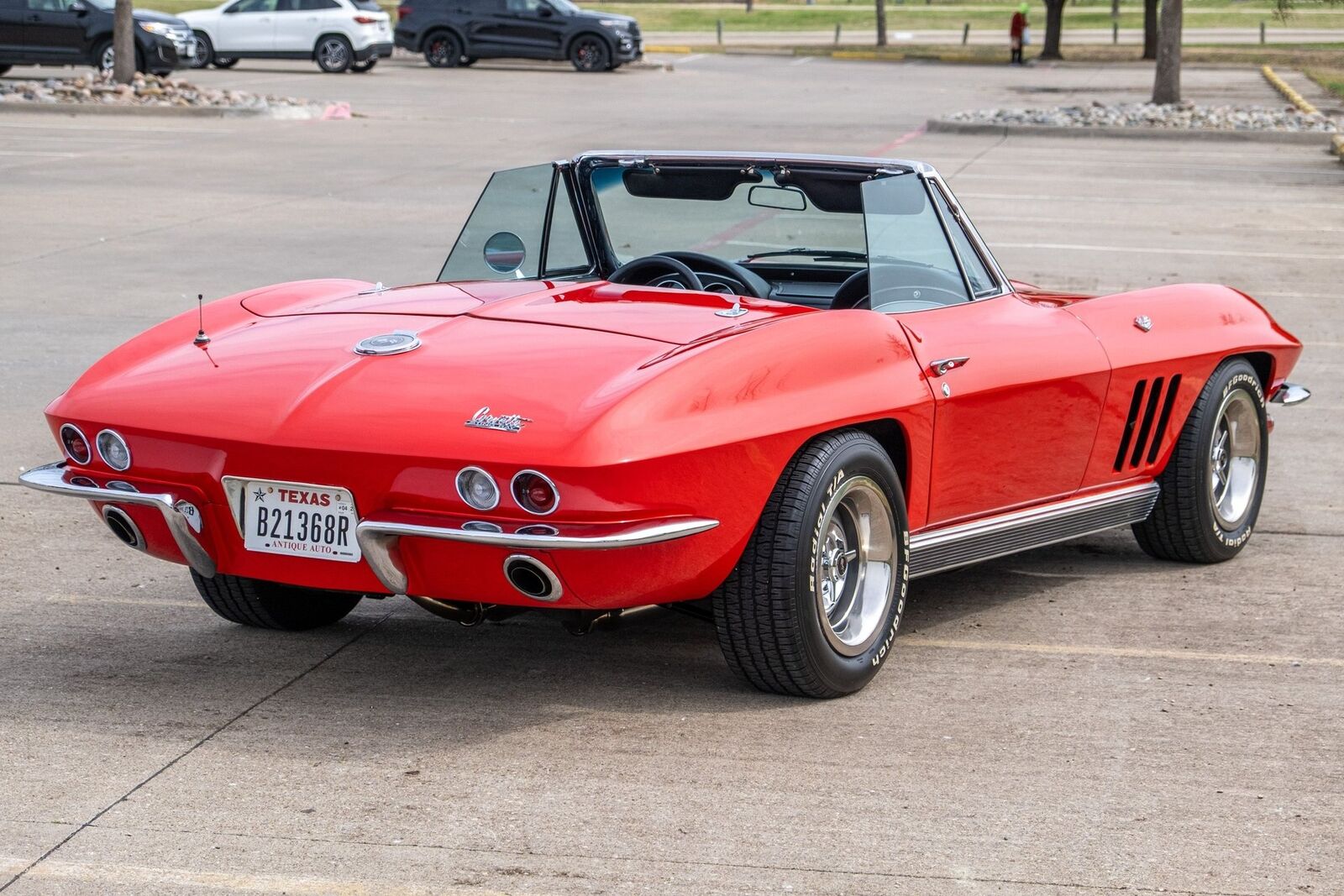 Chevrolet-Corvette-1966-Convertible-7