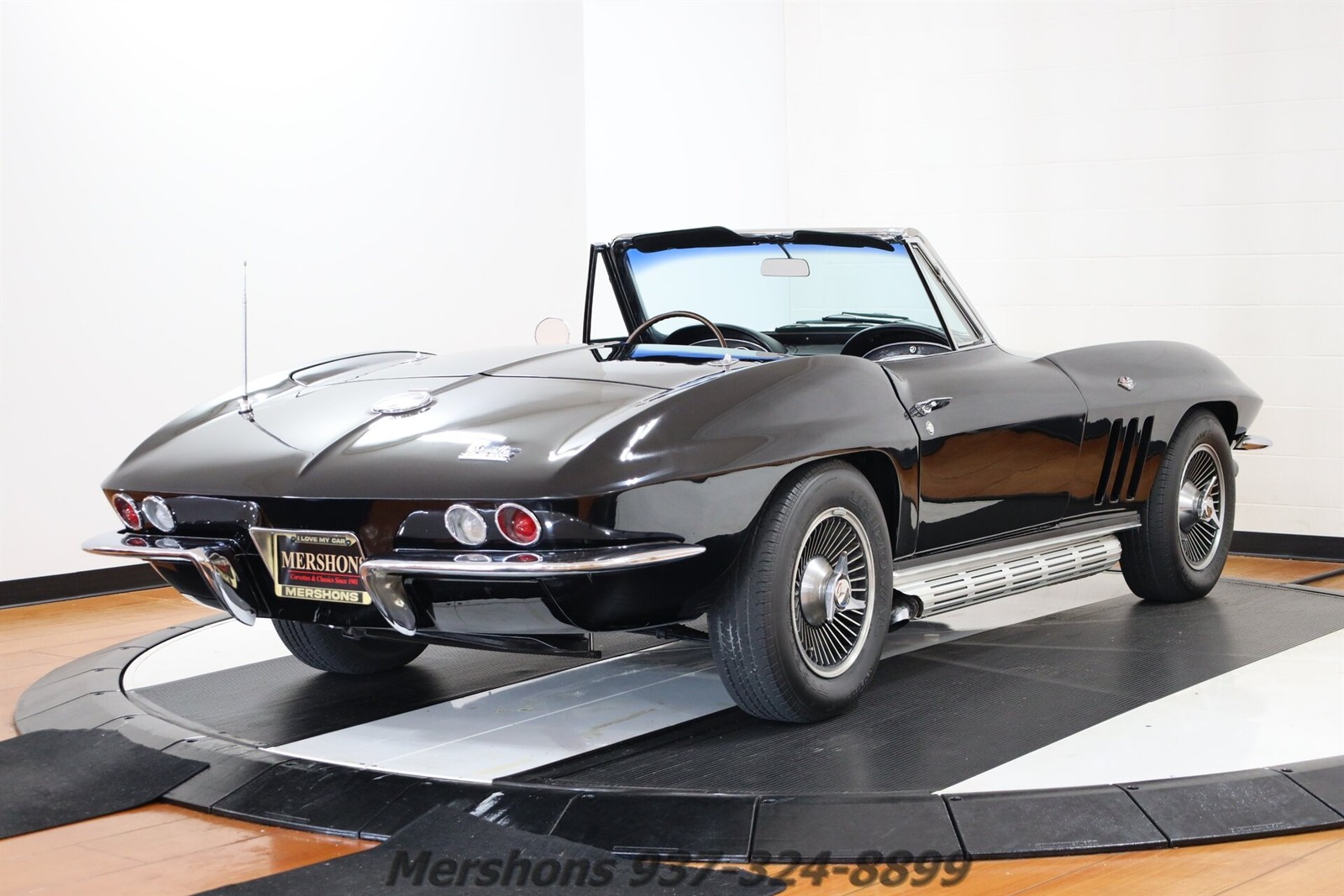 Chevrolet-Corvette-1966-Convertible-8