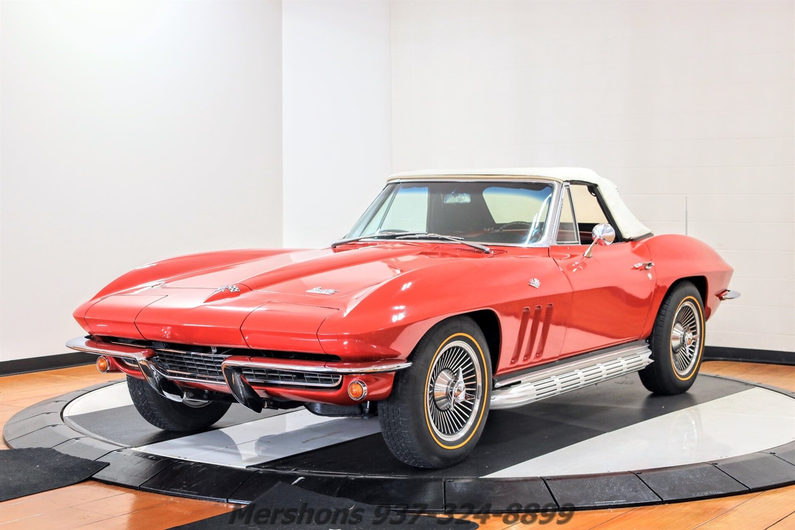 Chevrolet-Corvette-1966-Convertible-9